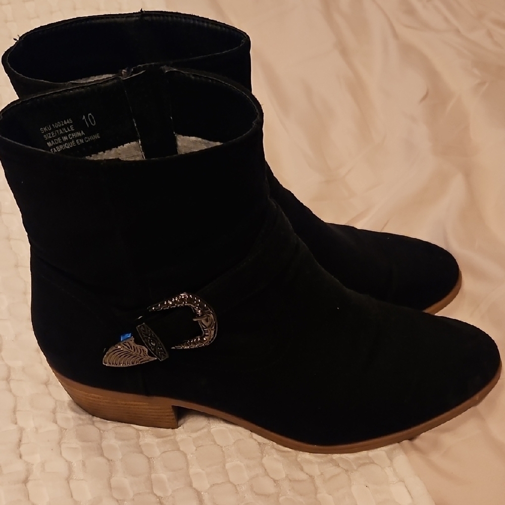 Elegant Black Ankle Boots with Buckle Accent